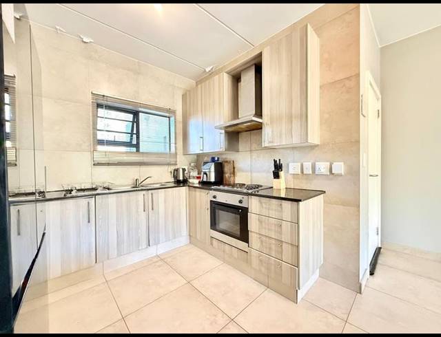 2 BEDROOM APARTMENT FOR SALE IN FOURWAYS